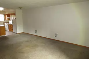 1308 NE Hogan Dr, Gresham, OR 97030 - Photo 3