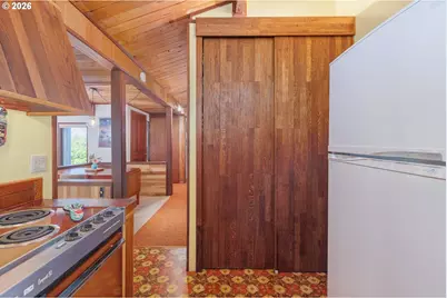 330 El Rotundo Ave, Lincoln City, OR 97367 - Photo 13