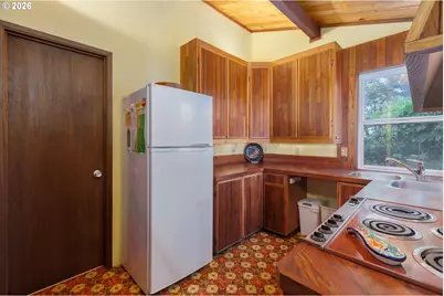330 El Rotundo Ave, Lincoln City, OR 97367 - Photo 11