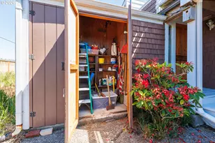 330 El Rotundo Ave, Lincoln City, OR 97367 - Photo 29