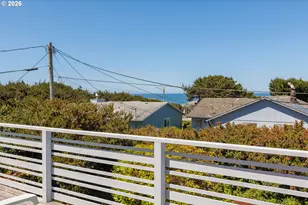 330 El Rotundo Ave, Lincoln City, OR 97367 - Photo 5