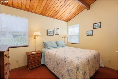 330 El Rotundo Ave, Lincoln City, OR 97367 - Photo 15
