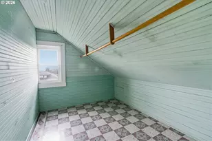 826 E 15th St, The Dalles, OR 97058 - Photo 17