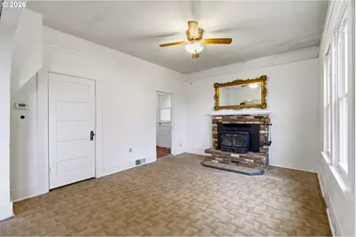 826 E 15th St, The Dalles, OR 97058 - Photo 9