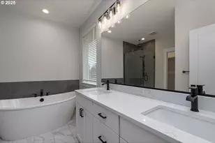 15225 S E Towers Ter, Milwaukie, OR 97267 - Photo 15