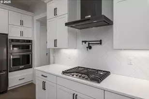 15225 S E Towers Ter, Milwaukie, OR 97267 - Photo 11