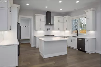 15225 SE Towers Ter, Milwaukie, OR 97267 - Photo 9