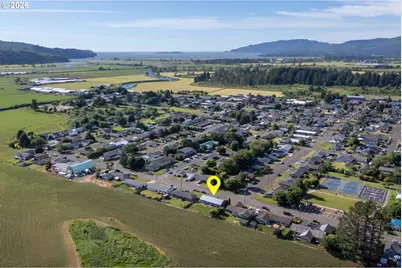 1207 9th St, Tillamook, OR 97141 - Photo 27