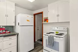 886 Polk St, Eugene, OR 97402 - Photo 11