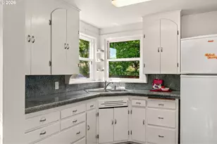 886 Polk St, Eugene, OR 97402 - Photo 9