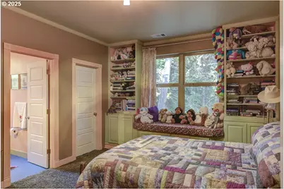 9530 S F Little Butte Cir, Eagle Point, OR 97524 - Photo 33