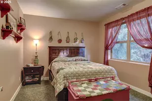 9530 S F Little Butte Circle, Eagle Point, OR 97524 - Photo 31