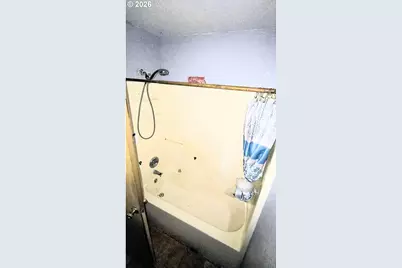 214 Valley Ct, Sutherlin, OR 97479 - Photo 5