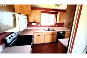 214 Valley Ct, Sutherlin, OR 97479 - Photo 13