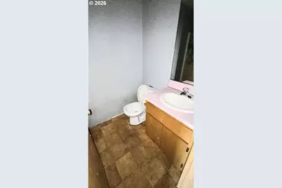 214 Valley Ct, Sutherlin, OR 97479 - Photo 9