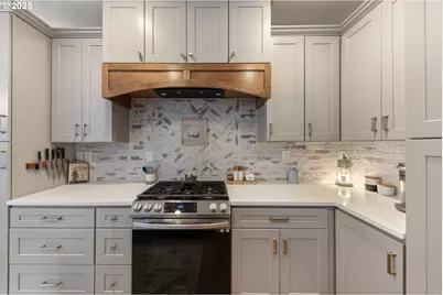 30486 SW Ruth St, Wilsonville, OR 97070 - Photo 13