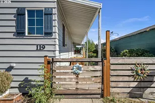 1800 Lakewood Ct, Eugene, OR 97402 - Photo 3