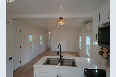 16745 SE Division St #298, Portland, OR 97236 - Photo 7