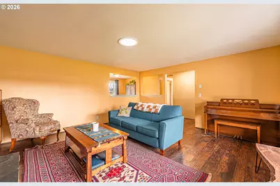 421 Woodlane Dr, Springfield, OR 97477 - Photo 5