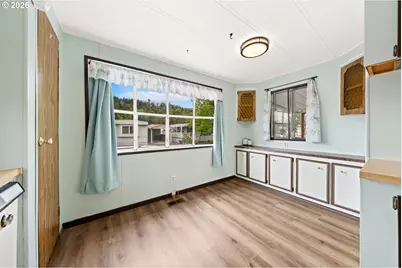 1200 E Central Ave #109, Sutherlin, OR 97479 - Photo 9