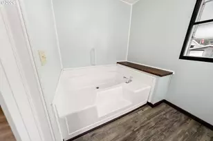 1200 E Central Ave, Sutherlin, OR 97479 - Photo 23