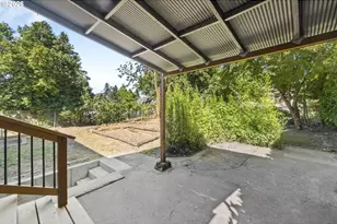 9556 N Tioga Ave, Portland, OR 97203 - Photo 39