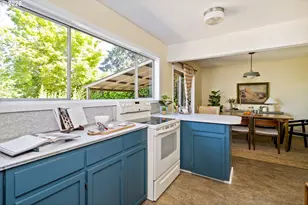 9556 N Tioga Ave, Portland, OR 97203 - Photo 15