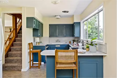 9556 N Tioga Ave, Portland, OR 97203 - Photo 13