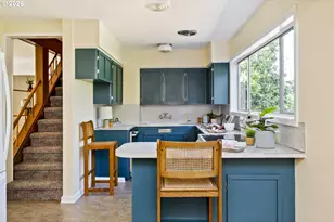 9556 N Tioga Ave, Portland, OR 97203 - Photo 13