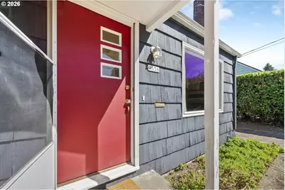 9556 N Tioga Ave, Portland, OR 97203 - Photo 3