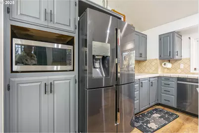 443 Suncrest Ave, Salem, OR 97304 - Photo 17