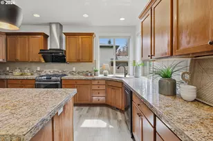 19319 Dogwood Ct, Lake Oswego, OR 97035 - Photo 19