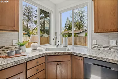 19319 Dogwood Ct, Lake Oswego, OR 97035 - Photo 21