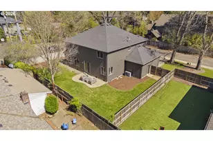 19319 Dogwood Ct, Lake Oswego, OR 97035 - Photo 43