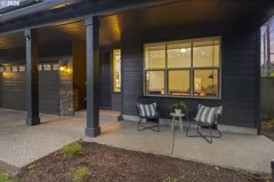 19319 Dogwood Ct, Lake Oswego, OR 97035 - Photo 3