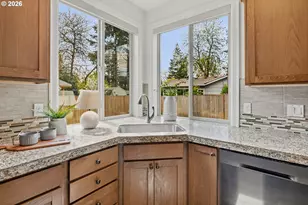 19319 Dogwood Ct, Lake Oswego, OR 97035 - Photo 19