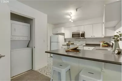 9837 NE Irving St #301, Portland, OR 97220 - Photo 5