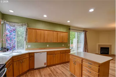 15315 SE Ogden Dr, Portland, OR 97236 - Photo 9