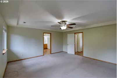 15315 SE Ogden Dr, Portland, OR 97236 - Photo 17