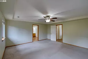 15315 SE Ogden Dr, Portland, OR 97236 - Photo 17
