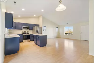 3220 NW Pacific Rim Dr, Camas, WA 98607 - Photo 7