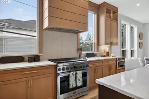 1864 SW Dickinson Ln, Portland, OR 97219 - Photo 13