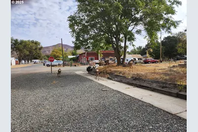 205 W Adams St, Huntington, OR 97907 - Photo 35