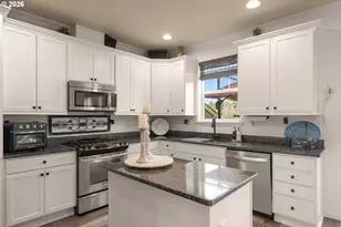 10999 Southwest Sage Terrace, Portland, OR 97223 - Photo 9