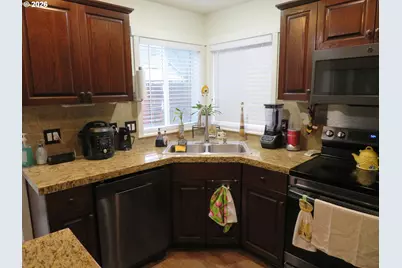 17548 SW Parkway Ct, Sherwood, OR 97140 - Photo 7