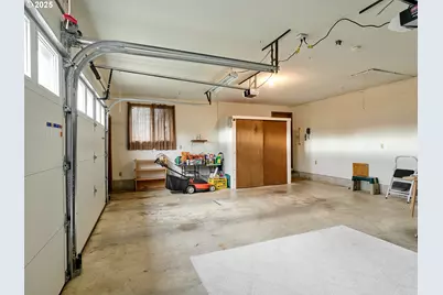 2135 Country Club Ter, Woodburn, OR 97071 - Photo 21