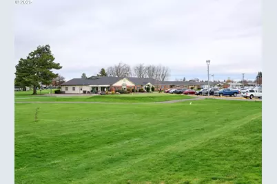 2135 Country Club Ter, Woodburn, OR 97071 - Photo 29