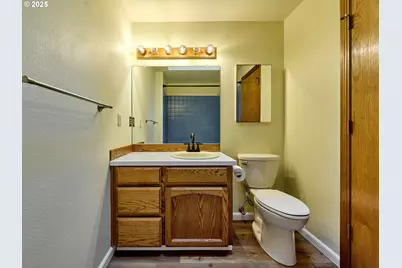 2135 Country Club Ter, Woodburn, OR 97071 - Photo 17