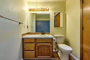 2135 Country Club Terrace, Woodburn, OR 97071 - Photo 17