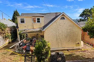 925 S 10th St, Coos Bay, OR 97420 - Photo 5